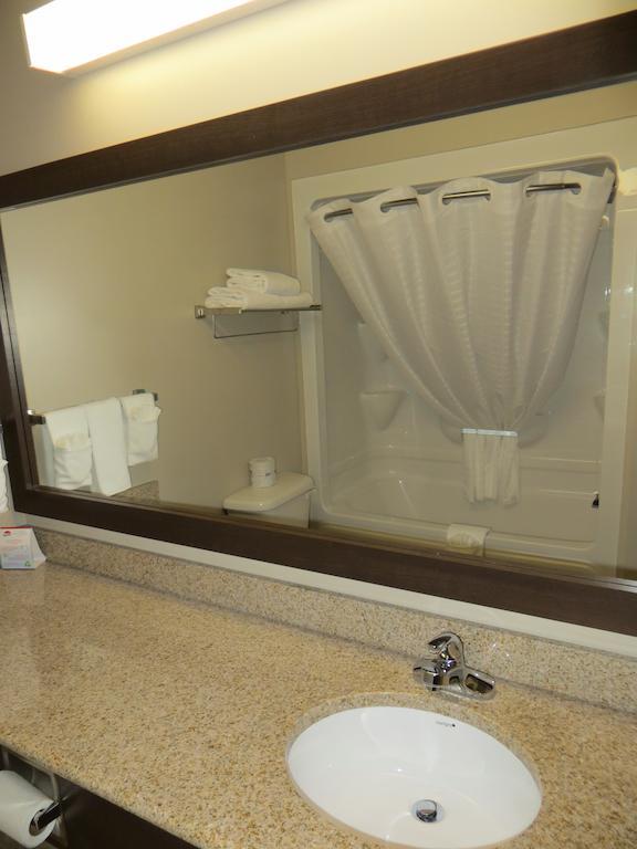 Villegiature Deux Rivieres Resort Tracadie Rom bilde